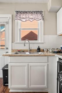 Stylish 1BR Duplex Near Midtown & Crosstown Pets OK Free WiFi - 6