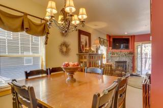 Riverfront mountain townhouse with pool & hot tub patio & easy ski access - 8