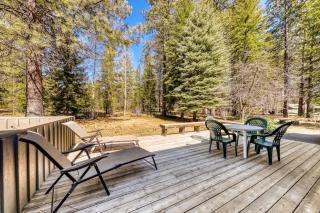Beautiful Home withPrivate Hot Tub Deck Gas Fireplace and SHARC Passes - 6