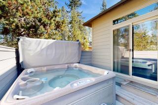 Charming Home with a Private Hot Tub SHARC Passes Fast WiFi and Central AC - 6