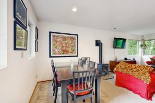 Forest-view home with fireplace deck - Walk to the Beach & Golf Course - 4