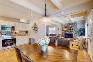 Beautifully Updated Home - 10 Minutes to Heavenly & Beach - 4