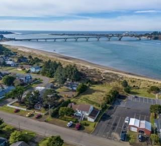 On the Water's Edge - Dog-Friendly Crabbing Bridge Views & More - 6