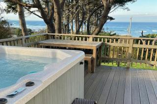 Spacious home with stunning ocean views hot tub shuffleboard air hockey WiFi - 6