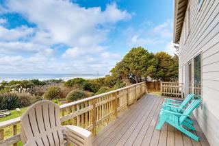 Spacious home with stunning ocean views hot tub shuffleboard air hockey WiFi - 0