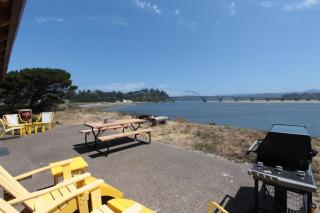 Bayfront Home with Water Views Free WiFi and Firepit - Near Town & Beaches - 7