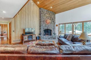 Private Hot Tub Pool Table 10 SHARC Passes & More at this Sunriver Home - 8