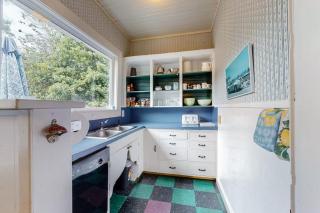 Family-friendly house near the beach with private gas grill and enclosed yard - 3