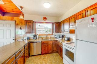 Oceanfront home with a deck washer&dryer fireplace - two dogs welcome - 4
