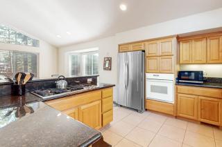 Spacious home with enclosed yard private deck fireplace & washer&dryer - 4