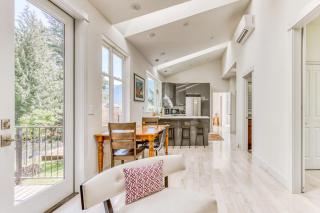 Lovely house with river & mountain views deck grill washer&dryer & wood stove - 3