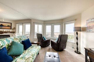 Dog-friendly oceanfront condo with electric fireplace - walk to the beach - 3