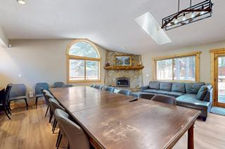 Grand lodge in the woods near golf hiking & skiing with multiple fireplaces - 4
