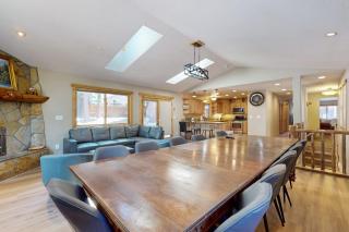 Grand lodge in the woods near golf hiking & skiing with multiple fireplaces - 3