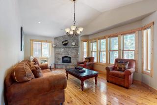 Grand lodge in the woods near golf hiking & skiing with multiple fireplaces - 1