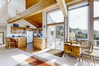 Spacious oceanfront home with free WiFi and wrap-around deck - 3