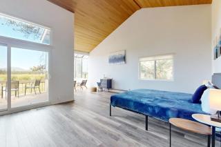 Mountain escape with private hot tub amazing views game room & SHARC passes - 6