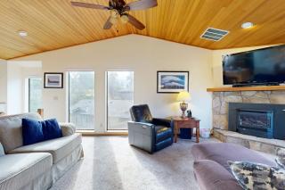 Serene Condo with Private Hot Tub Fireplace & Shared Pool - By Golf Course - 6
