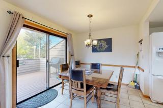 Serene Condo with Private Hot Tub Fireplace & Shared Pool - By Golf Course - 4