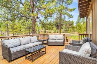 Dog-friendly home with private hot tub pool access & central AC - SHARC passes - 8