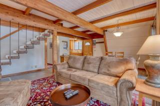 Cozy Family Cabin with Hot Tub Bikes Dog-Friendly Free WIFI with SHARC passes - 5