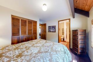 Loft home with private hot tub deck grill fireplace & 10 SHARC passes - 1