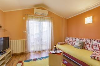 Božica house with apartment - 8