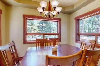 Custom Luxury Chalet Near Slopes - Game Room Chefs Kitchen & 3 Fireplaces - 8