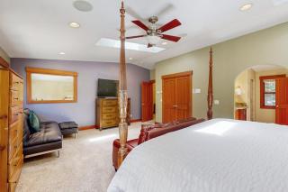 Custom Luxury Chalet Near Slopes - Game Room Chefs Kitchen & 3 Fireplaces - 2