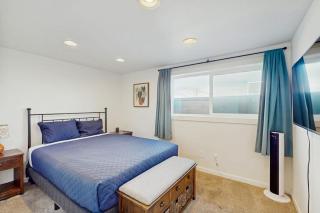 Downtown Condo with rooftop deck - just steps to beach restaurants & bars - 1