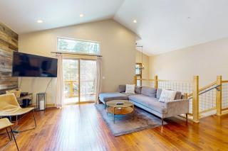 Lavish custom home with private hot tub & 2 living areas - near slopes & lake - 5