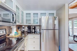 Remodeled Montgomery Estates Retreat - Minutes to Heavenly & Beach - 1
