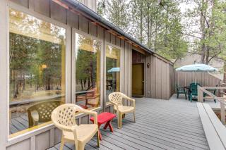 Perfectly Located Home with Decks Bikes & SHARC Pass to Pools Hot Tub & Tennis - 2