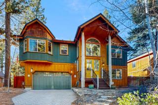 Beautiful & Spacious Newer Home with Lovely Master Suite & Gourmet Kitchen - 0