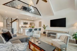 Hospitable condo with wood-burning fireplace washer&dryer deck & balcony - 6