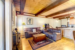 Rustic townhome in a great location with wood stove grill balcony & internet - 7