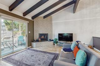 Updated mountain condo with pool access & wood fireplace - near skiing - 6