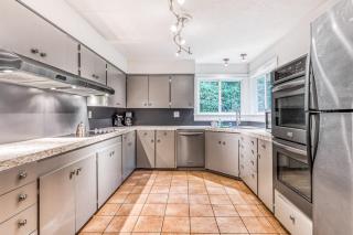 Remodeled home with large yard & kitchen in lovely forest setting - dog-friendly - Rhododendron - 0