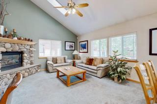 Spacious Lake Retreat - 2 Fireplaces & Private Fenced Yard - Close to Marina - 9