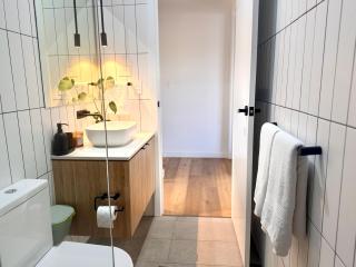 Stylish Industrial City Retreat - 1