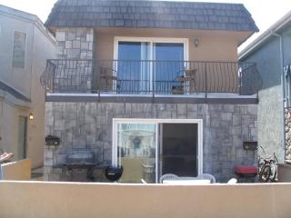 Location! Walk to beach, grocery restaurants home - 9