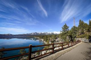 Stylish Townhome with Deck & Shared Hot Tub - Walk to Beaches Near Skiing - 5