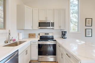 Treehouse-Style Townhouse with Lake Views in Incline Village - 2