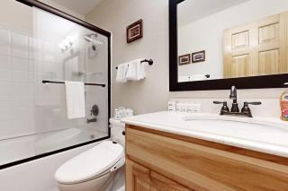 Alpine Serenity - Cozy Condo with Tennis Fireplace & BBQ in Incline Village - 1