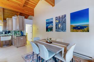 Beautiful townhouse with deck foosball fireplace and skiing nearby - 4