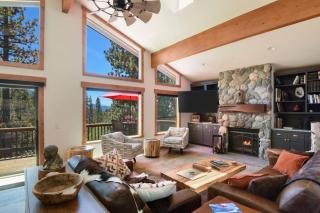 Golf-course home with great view 2 fireplaces deck & walkable location - 7