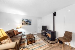 Ground Floor Condo with Free WiFi Private W&D and Full Kitchen - 6