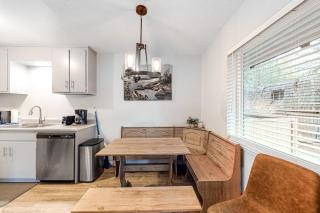 Ground Floor Condo with Free WiFi Private W&D and Full Kitchen - 4