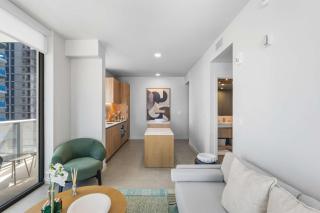Prime Downtown Location with Rooftop Pool - 3
