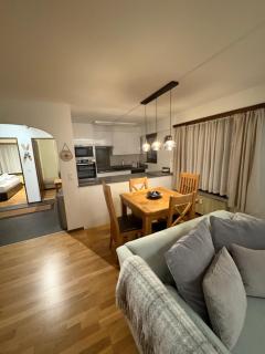 Modern Täsch Apartment with Free Parking - 4